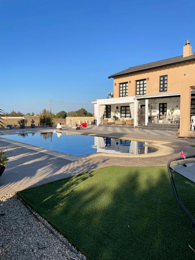The Pervoli Studio - Pool - Close To Beach Larnaca Exterior photo
